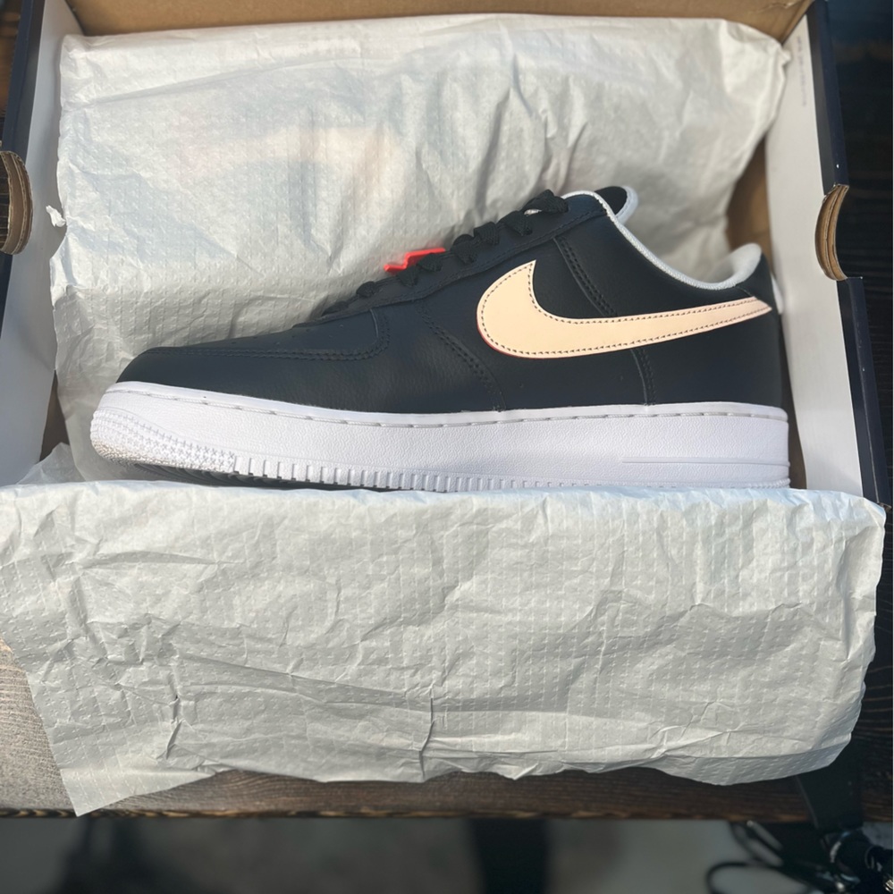 Nike Air Force 1 worldwide like new condition worn a few times size ten